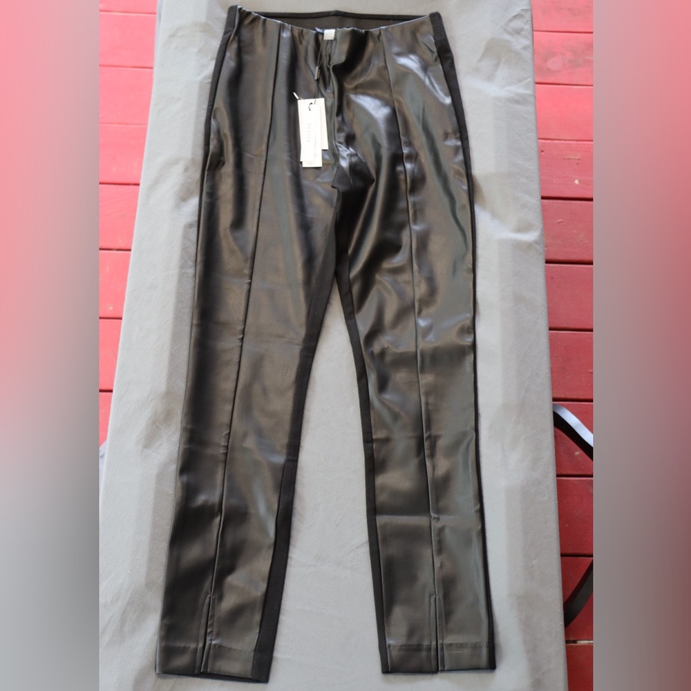 Ladies  Tahari Black Faux Leather Pants Size Petite PP New with Tags